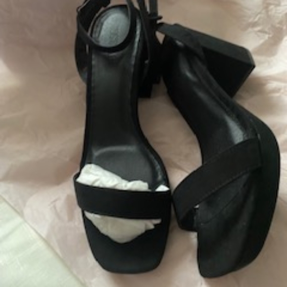 Iris Dress Sandals Black Size 8.5 - Picture 2 of 6